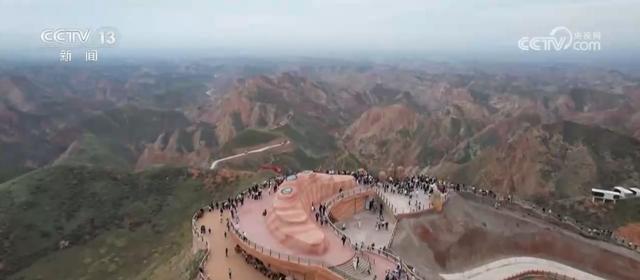 多元玩法不断“上新” 各地特色文旅活动催旺“假日经济”