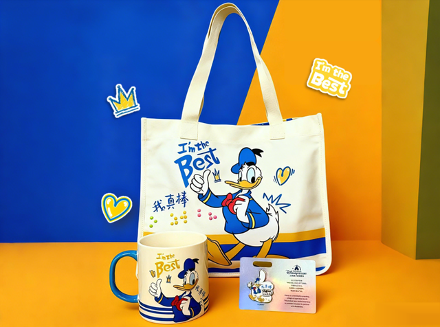 全新唐老鸭主题商品以手语和盲文呈现“我真棒”！迪士尼将神奇与无障碍融入游客日常生活