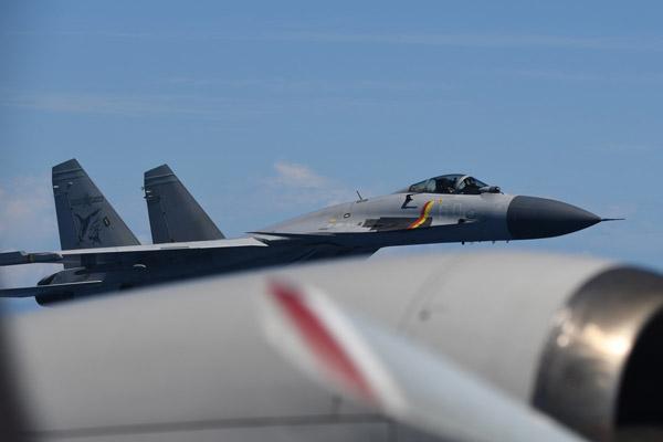 辽宁舰编队穿航宫古海峡	，日方“加戏”：中国战机在公海用雷达照射日本战机