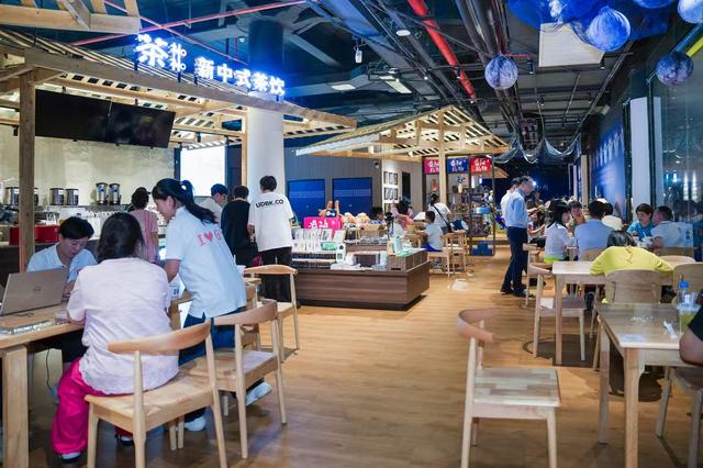 解锁“文创+非遗+电影”新玩法！“贵阳礼物”首家非遗主题形象店登陆越界影城