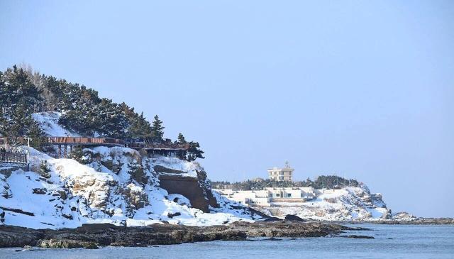 冬雪勾勒山海画卷 威海网红地标迎旅游热潮