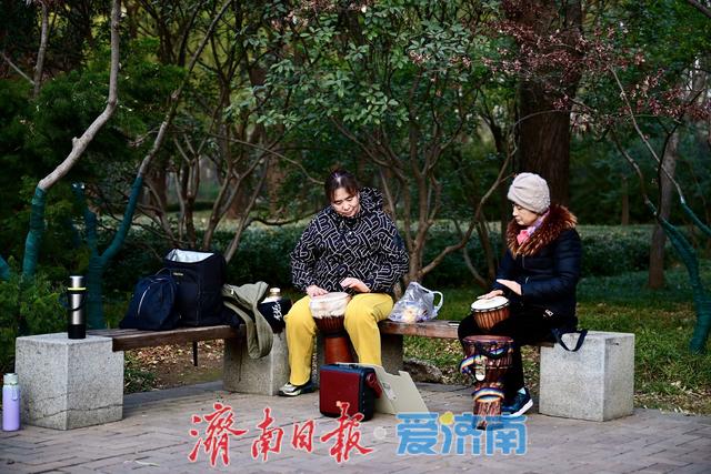 一年四季 泉在济南丨暖冬里的森林公园，市民乐享好去处