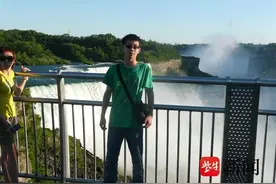 有梦想谁都了不起！学业运动两不误！  瘦弱少年逆袭成为健美冠军图片