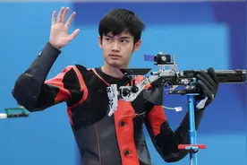极目政情|“干饭哥”盛李豪，拟获评“全国劳模”，系巴黎奥运会首位“双金王”图片