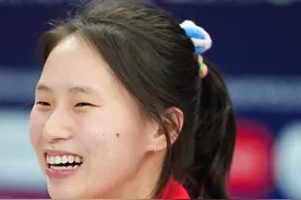 跳水世界杯总决赛：朱子锋、陈芋汐分获年度最佳男子、女子运动员称号图片