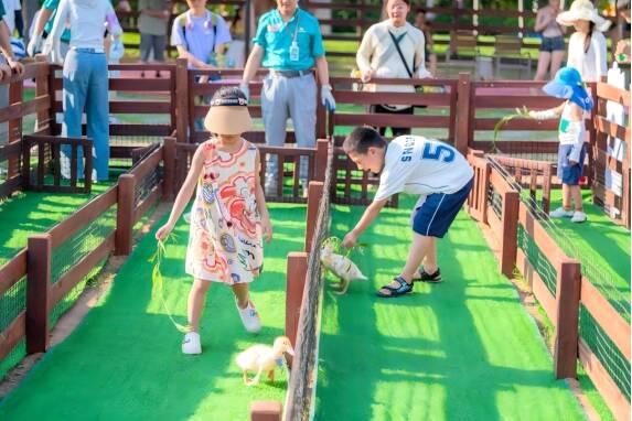 开学季遛娃首选！济南野生动物世界39.9 元起，白 + 黑奇幻旅程等你来探秘