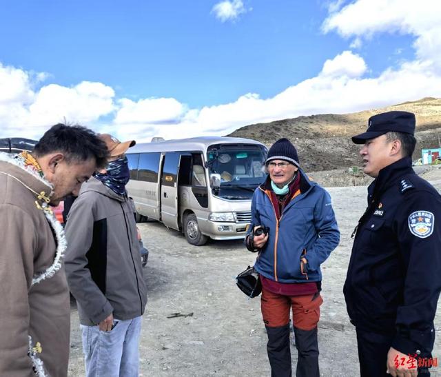 川西登山徒步乱象调查：山高路险！有团队未带食物，报警多是迷路