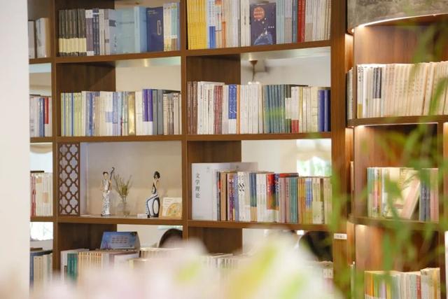 白天漫步、晚上看live！这些宝藏打卡地，央视严选