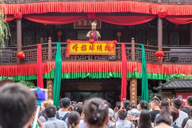 景区开始“抄底”无戏可拍的明星？
