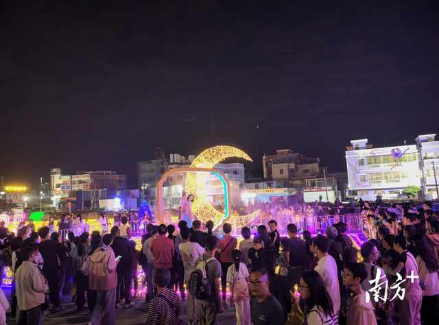 秋假“引爆”高明荷城，锦鲤文化街区热度空前