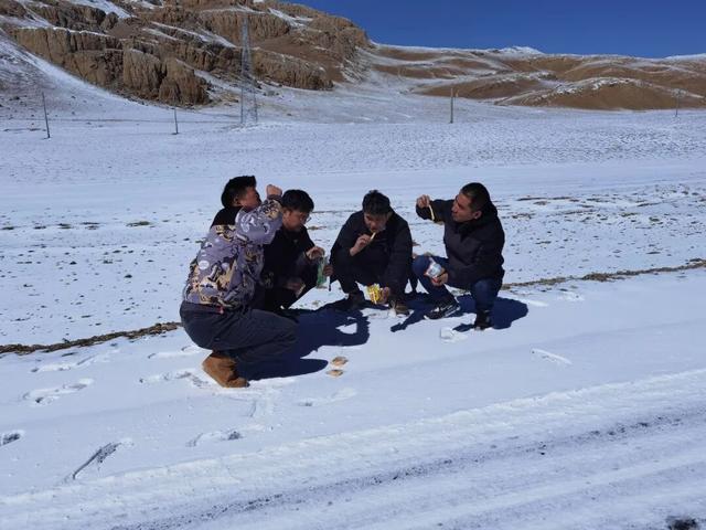 海拔5126米，他们把自己“钉”在空气稀薄的地方