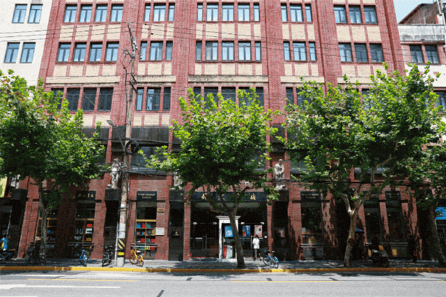 2025上海书展倒计时！先到这些“火出圈”的实体书店品味书香长三角吧~