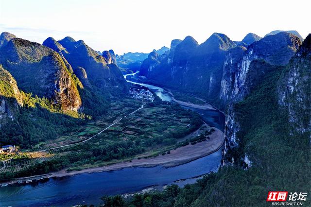 岁暖时刻丨当漓江拐过杨堤浪石村，整个桂林的山水都温柔了