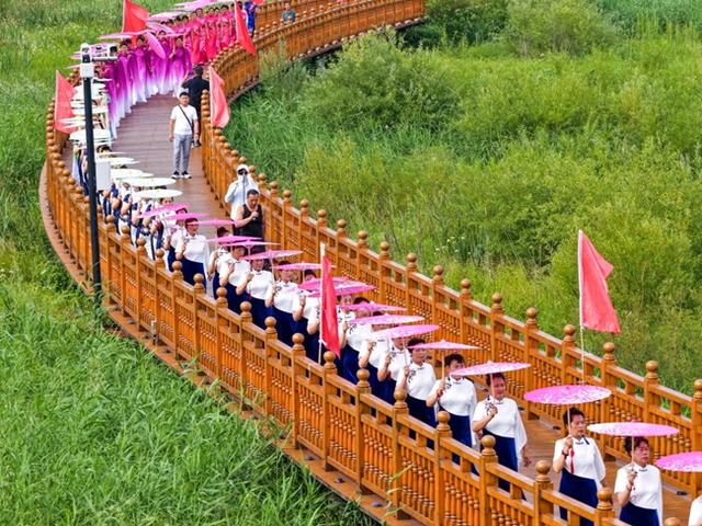 2025吉林·延边·敦化六鼎山迎“九三”莲花游园月暨“六鼎山”杯全市职工6公里环湖跑挑战赛系列活动开幕