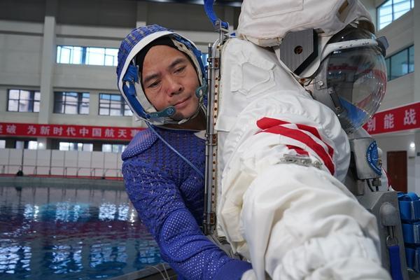 做国家需要的事，做国家需要的人