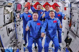 俄媒：身处星辰大海的中国图片
