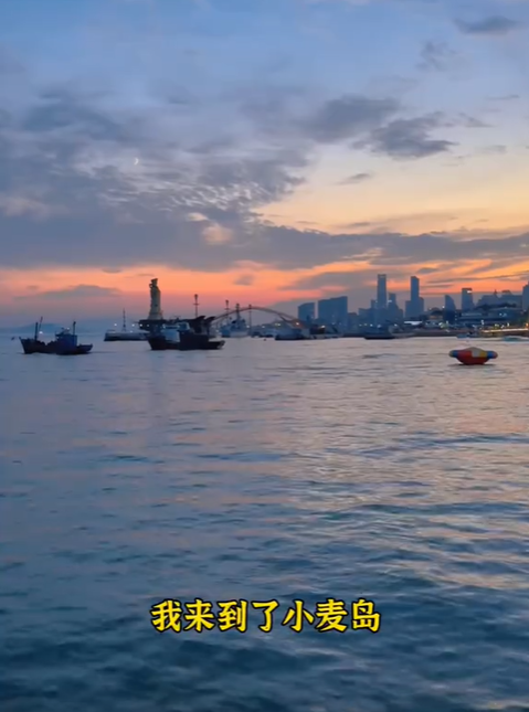 “我夸青岛一万遍，不抵你来看一遍”