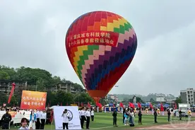 飞天、花车、热气球......这届大学生太有创意了图片