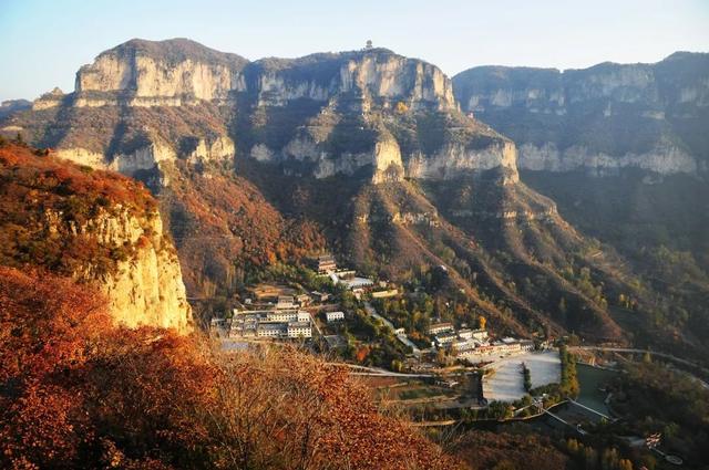 周末天气晴好，徒步去→