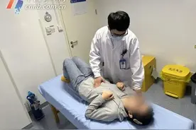 女子连吃9个柿子后突发肠梗阻，吃柿子应注意什么？图片