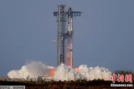 马斯克：星舰2026年底将前往火星 最早2029年载人登陆图片