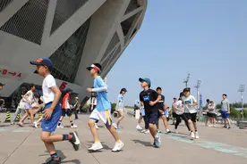 700余名青少年参与2024中网球童现场海选图片