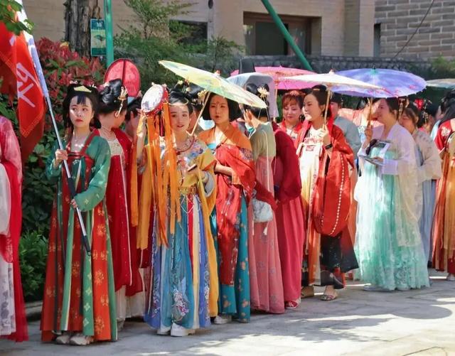 2025“盛世迎华诞·万人游汉中”汉服嘉年华10月1日启幕,沉浸式体验汉韵风华!