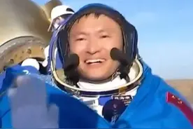 博导桂海潮回地球检查论文了，他的学生们到底慌不慌：希望他赶紧回来检查！图片