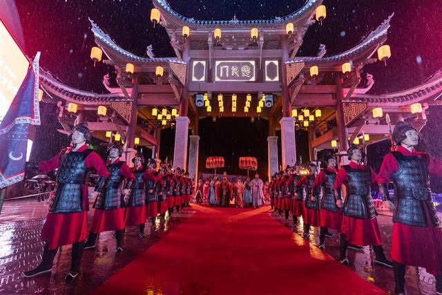 穿越到两千多年前的楚国？ 宜昌首个沉浸式楚风市井街区开街