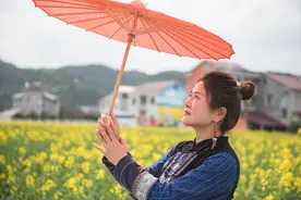 打卡油菜花海图片
