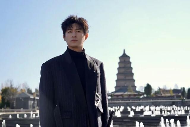 “中郎将”卢凌风，同款曲江游览线路与文创好物，速速get～