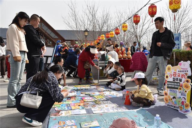 乌海把“图书馆”搬进了公园、广场、商场