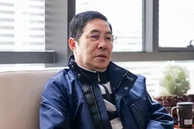 医术与艺术的跨界巨匠李世荣图片
