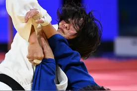 （杭州亚运会）柔道——女子70公斤级：日本选手田中志步夺冠图片