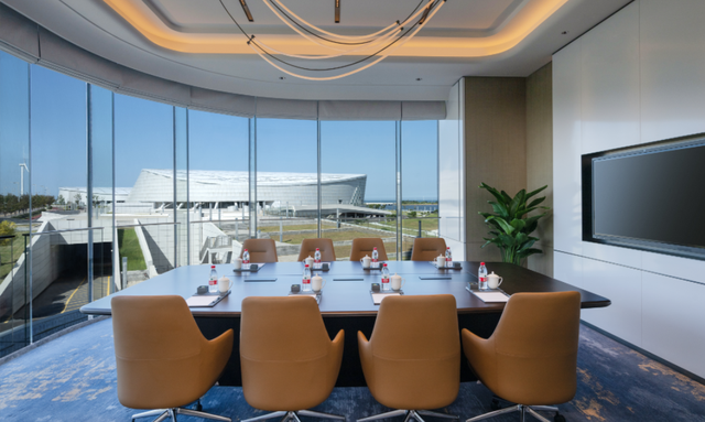 对话威海滨海皇冠假日酒店总经理张伟先生：在山海之间，雕琢有温度的旅居体验