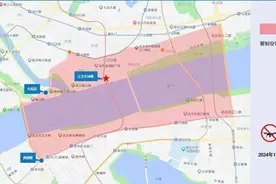 部分区域禁止无人机和氢气球升空，武汉公安护航江城“跨年夜”平安图片