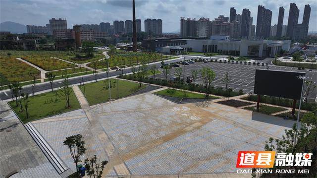 道县市民广场建成开放 家门口新添万平“城市会客厅”