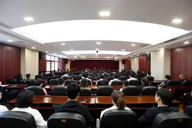 延吉为高层次人才颁发“吉享卡”“吉健卡”图片