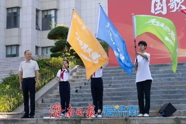 走出课堂，触摸信仰！“行走的思政课”让红色基因活起来