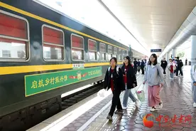 兰州铁路局：“慢火车”里的为民情怀图片