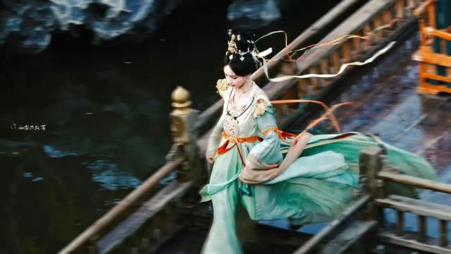 每年2000万人跑来朝圣，可惜她的美，正在倒计时