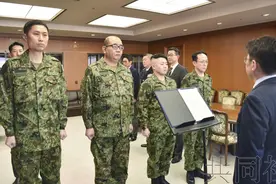 日本自卫队放宽征兵标准，头发允许留长一点图片