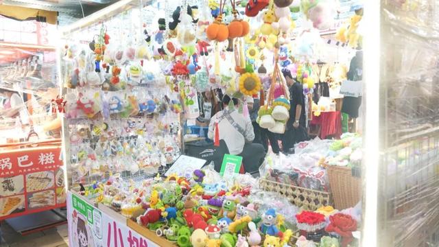 安顺古城与顾府街人气火爆 文旅融合点亮城市夜经济