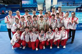 五位奥运冠军领衔 中国跳水队出征世界杯图片