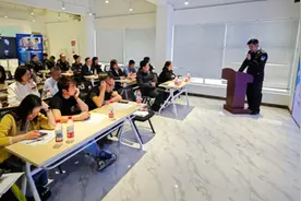 从“上门巡诊”到“健康讲堂”，长宁公安为企业“治未病”图片