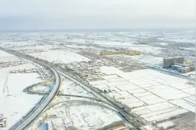 雪落田埂间 春耕有“底气”图片
