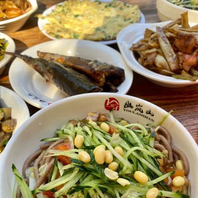 太美了！北京这里的“漫山红叶”推窗即揽！