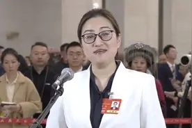 中国的全国人大代表就在社区工作 外国人很惊讶图片