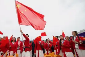 七律 向巴黎奥运会首金和中国队二金获得健儿致祝（二首）图片
