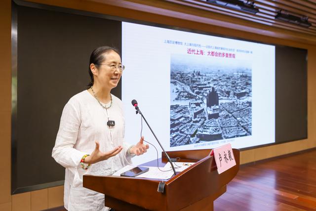 国庆连着中秋，沪上建筑何以持续“吸粉”?